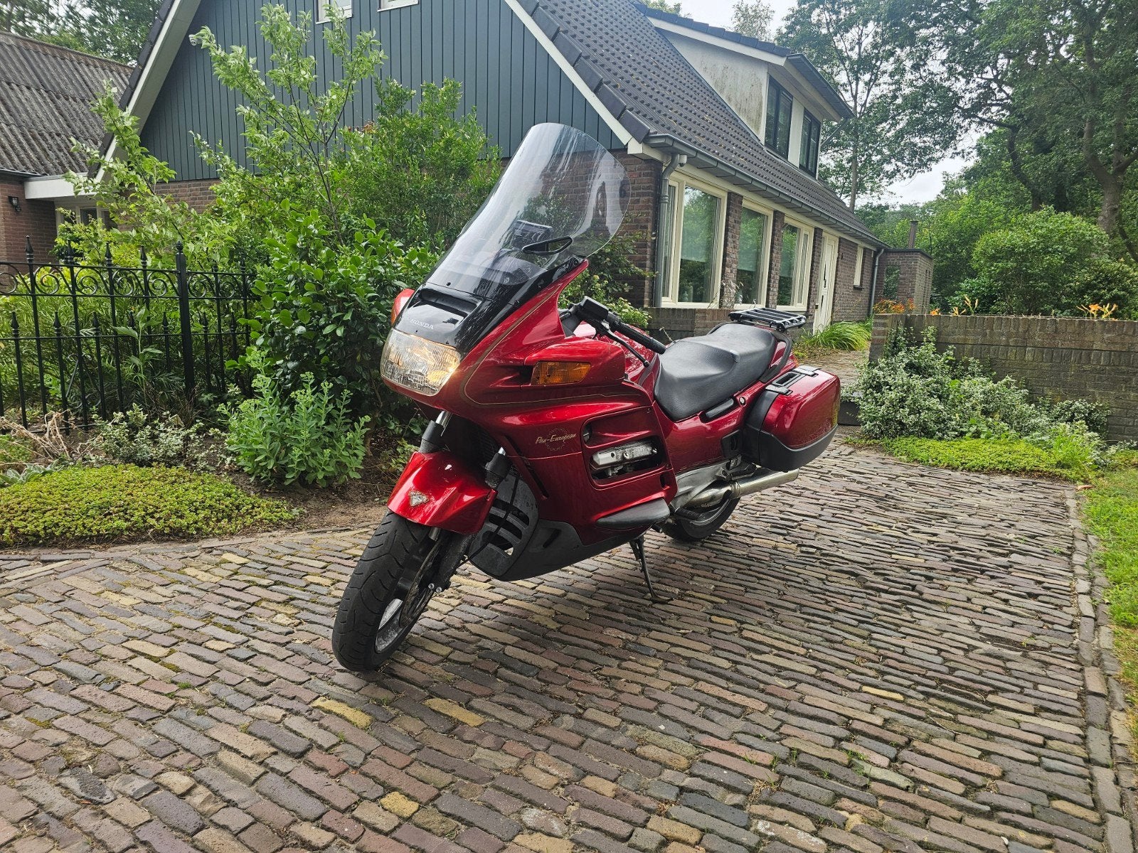 Honda ST1100 Pan European uit 1993 - Rode Toermotor, Particulier