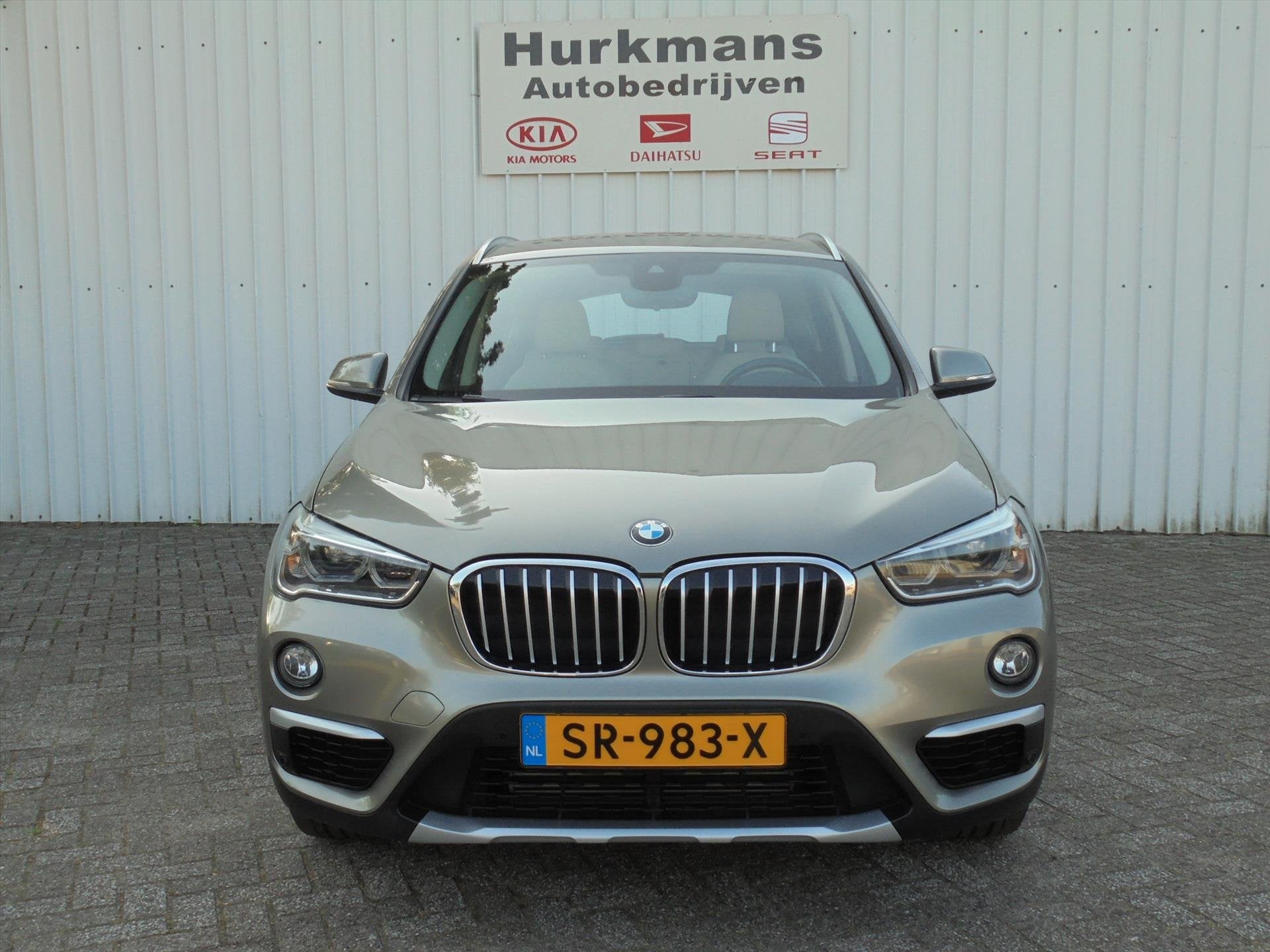 BMW X1 (f48) sDrive18i AUTOMAAT HIGH EXECUTIVE NL-AUTO !, Auto's, Gebruikt, 3 cilinders, 1405 kg, Zilver of Grijs