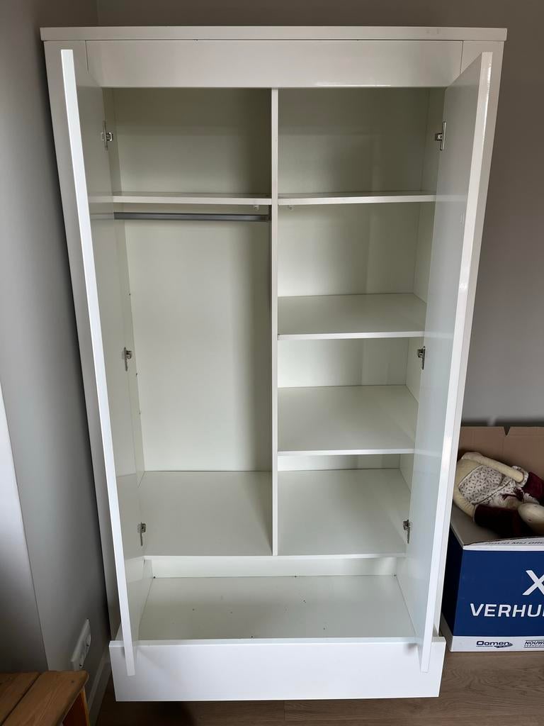 Witte kledingkast met planken en hangruimte, Ophalen, Met deur(en), Gebruikt, 100 tot 150 cm