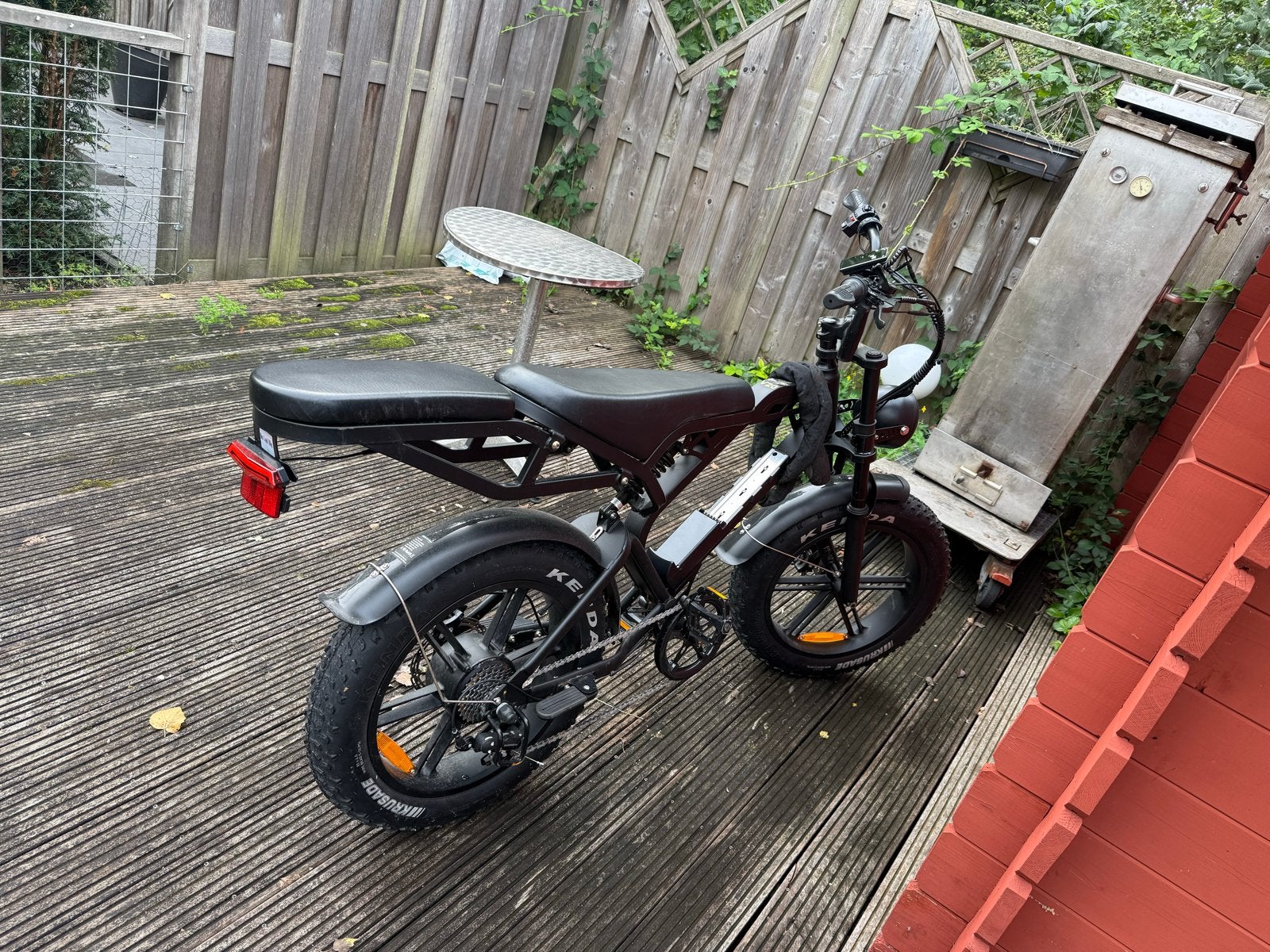 V8 E-bike met achterzitje - Lichte schade aan knopjes, Fietsen en Brommers, Ophalen, Gebruikt, 50 km per accu of meer, Overige merken