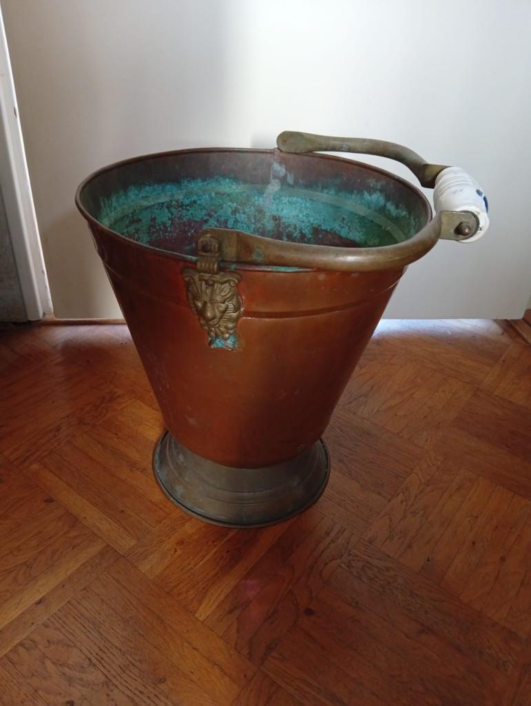 Koperen emmer met stenen handvat, Antiek en Kunst, Antiek | Koper en Brons, Ophalen of Verzenden, Koper