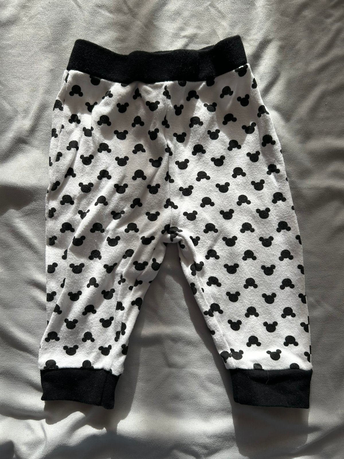 Disney Baby Broekje Mickey Mouse Maat 68, Ophalen of Verzenden, Zo goed als nieuw, Jongetje, Broekje