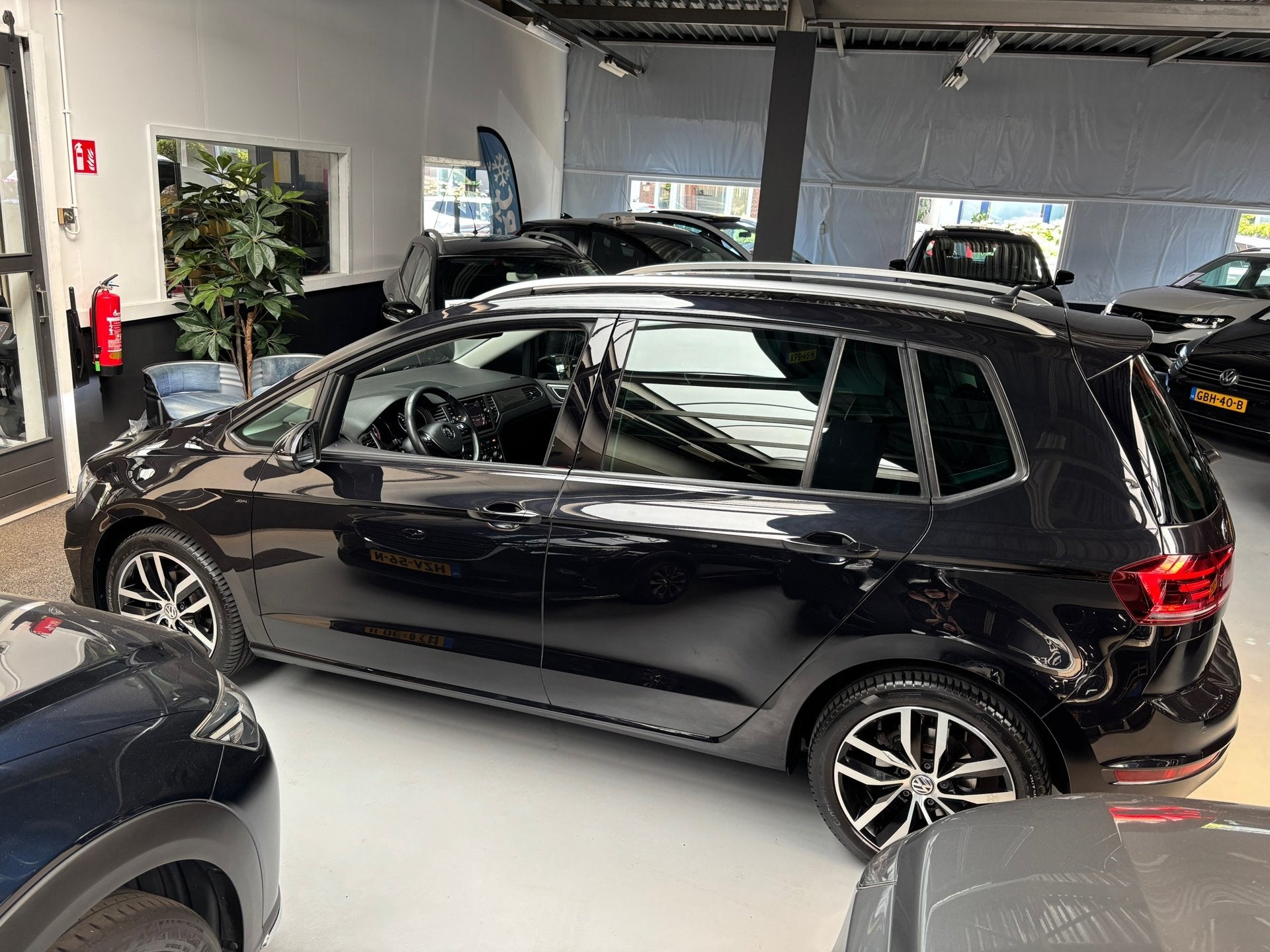 Volkswagen Golf Sportsvan 1.0 TSI Highline Edition Camera /, Stof, Gebruikt, Met garantie (alle), Zwart