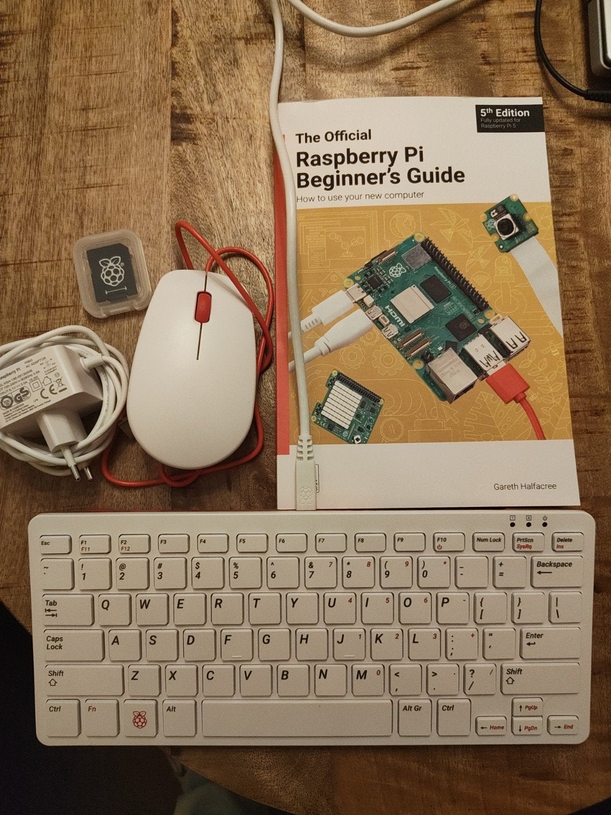 raspberry pi 400 starterskit, Computers en Software, Toetsenbord en muis-set, Ophalen of Verzenden, Zo goed als nieuw, Qwerty