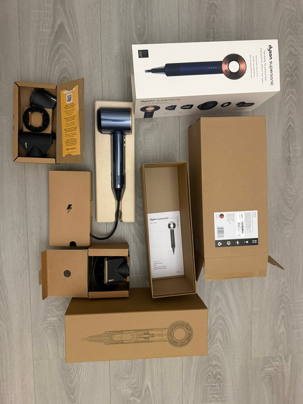 Dyson super sonic haardroger bruin blauw, Sieraden, Tassen en Uiterlijk, Uiterlijk | Haarverzorging, Ophalen of Verzenden, Nieuw