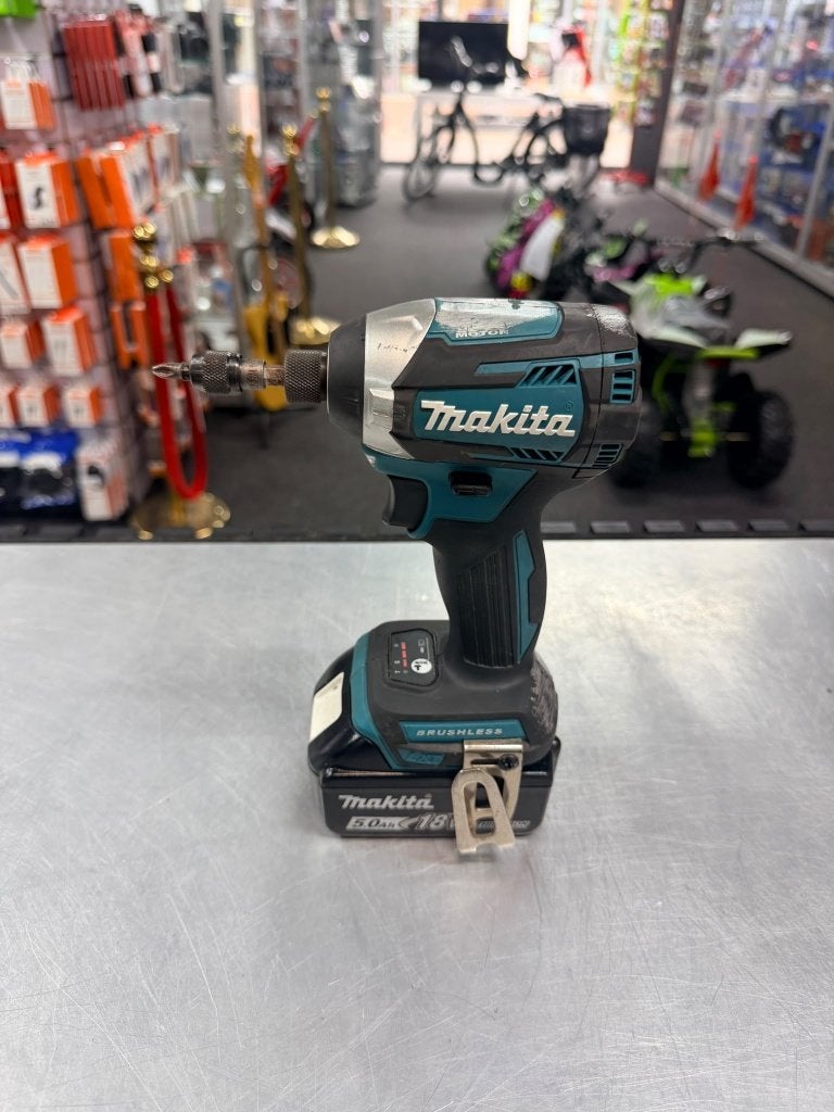 Makita DTD154 Slagschroevendraaier + 18v 5.0Ah accu, ., Nieuw, Ophalen of Verzenden, .