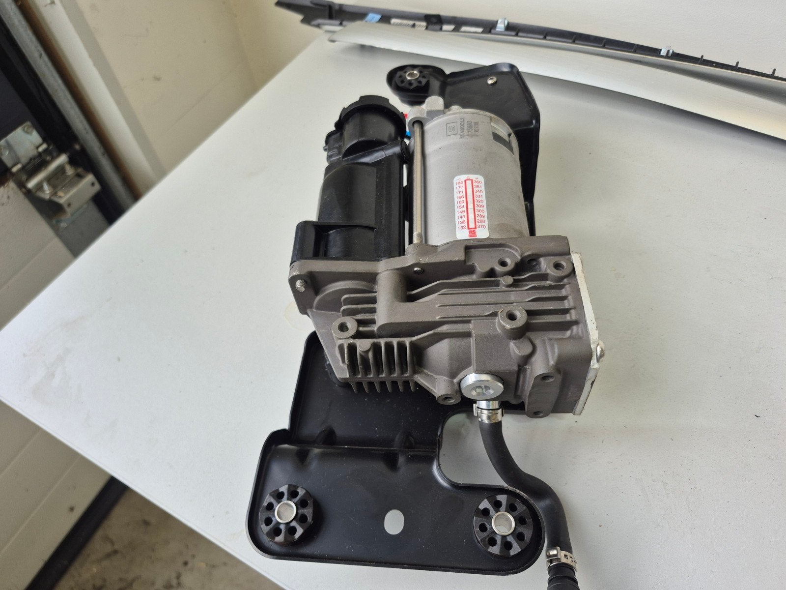 Compressor Luchtvering BMW X5 E70 2008, Ophalen of Verzenden, Gebruikt, BMW