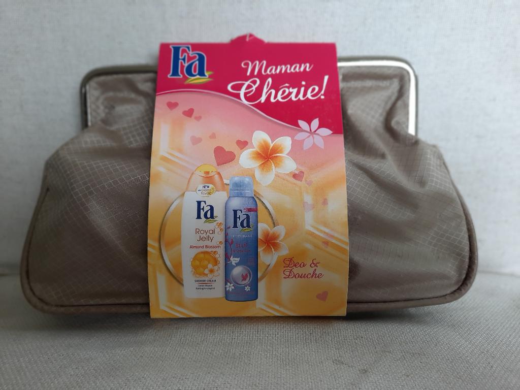 FA "Maman Chérie" cadeauset in goudkleureig tasje - Nieuw -, Ophalen of Verzenden, Nieuw, Overige typen