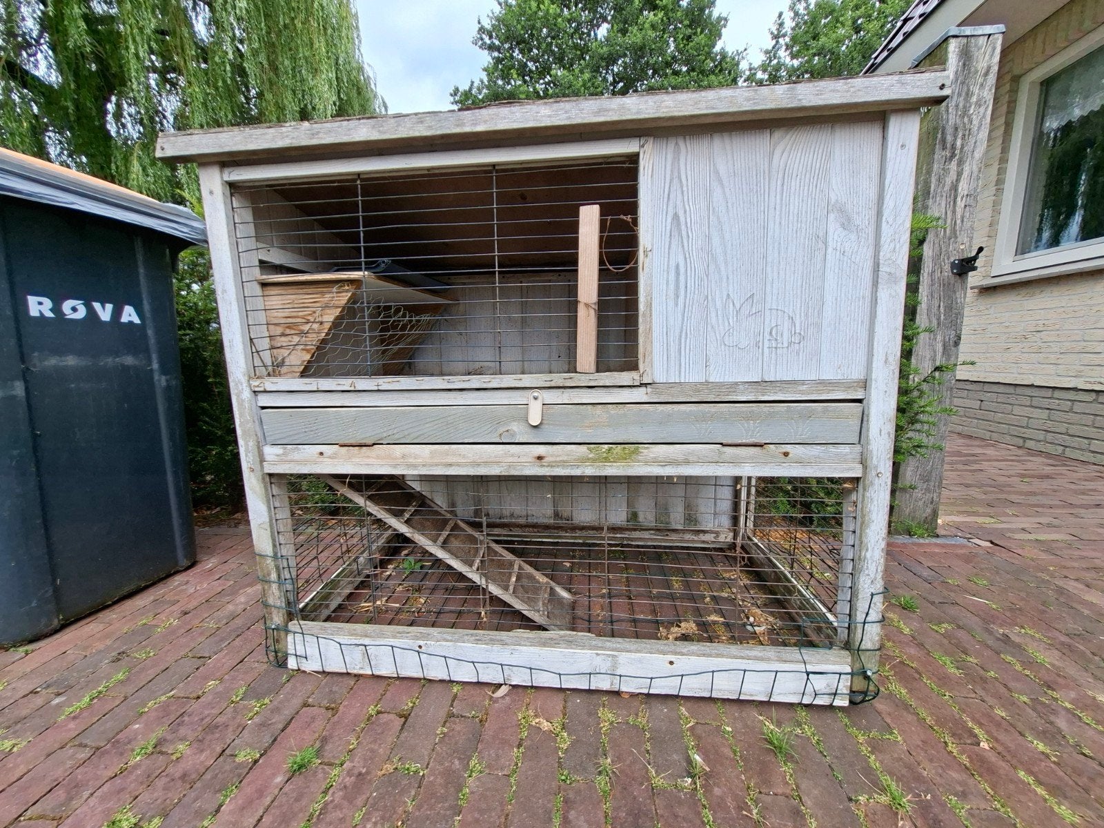 Gratis konijnenhok, Dieren en Toebehoren, Knaagdieren en Konijnen | Hokken en Kooien, Ophalen, Gebruikt, 90 cm of meer, Hok