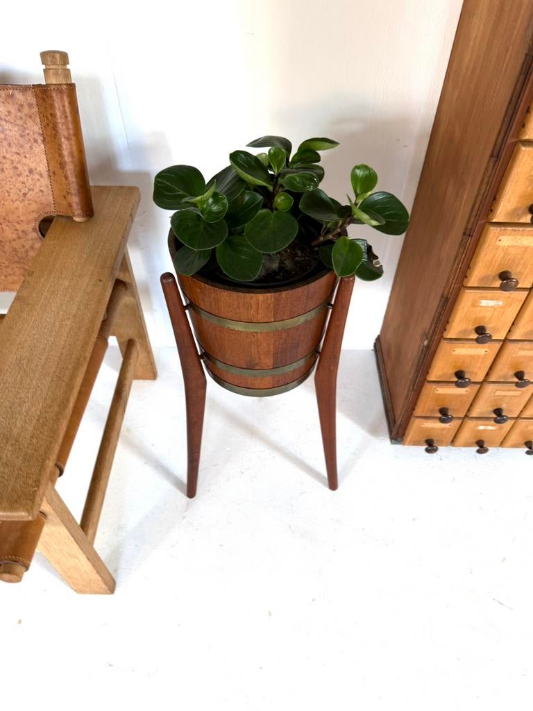 Vintage teak & messing plantenbak, Jydsk Bødker ‘60, Tuin en Terras, Minder dan 60 cm, Rond, Ophalen of Verzenden, Zo goed als nieuw