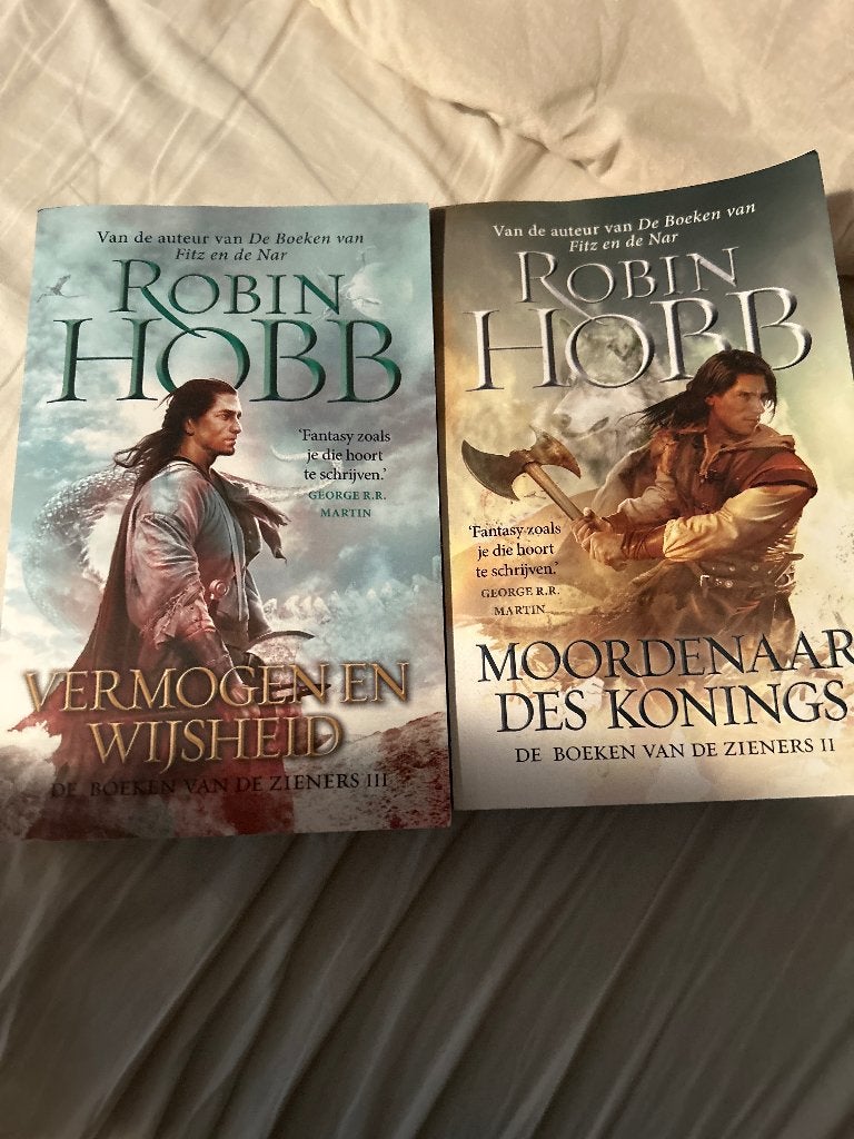 Deel 2 en 3 van Robin Hobb de Zieners, Boeken, Ophalen of Verzenden, Zo goed als nieuw, Robin Hobb
