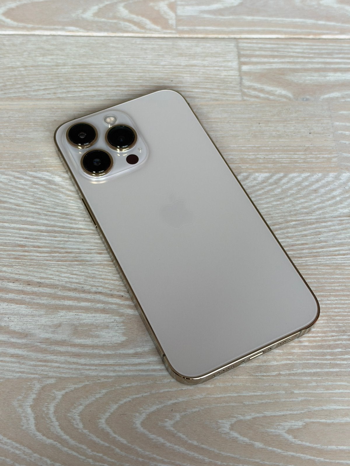 Foto 3 van Apple iPhone 13 Pro 128 GB Goud