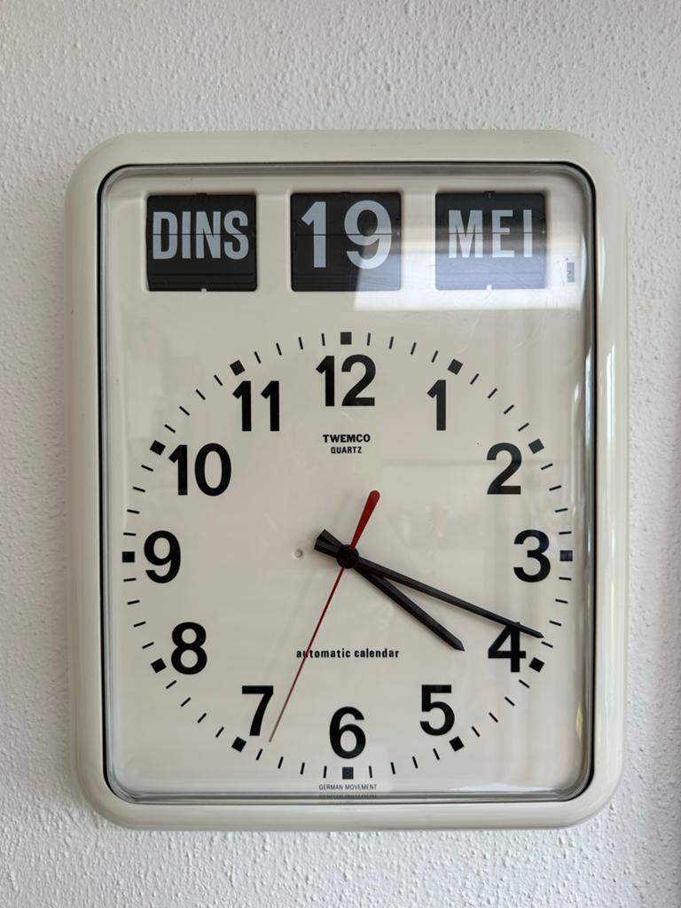 TWEMCO Flip Klok met Automatische Kalender, Ophalen of Verzenden