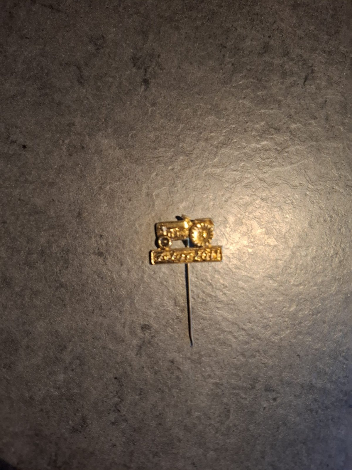 Speldje zetor 2011, Ophalen of Verzenden, Zo goed als nieuw, Overige onderwerpen, Speldje of Pin