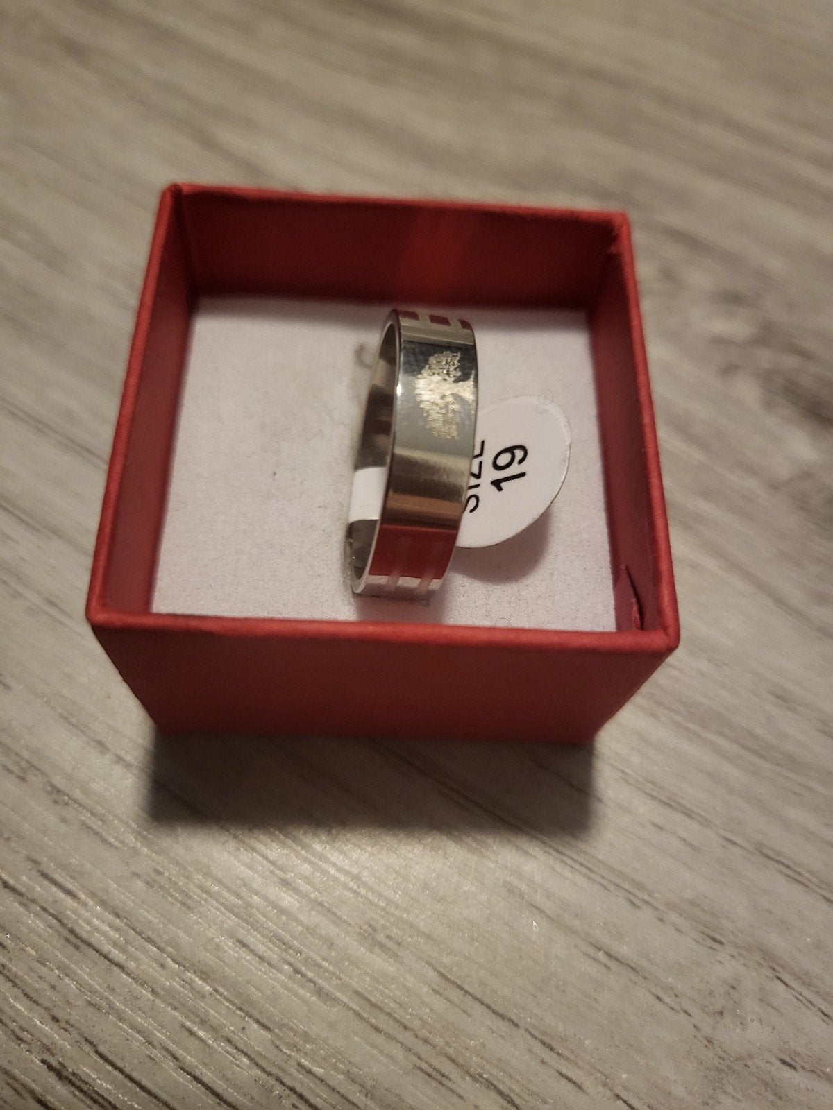 Nieuwe zilverkleurige ring, maat 19, IJzer of Staal, 19 tot 20, Nieuw, Ophalen of Verzenden
