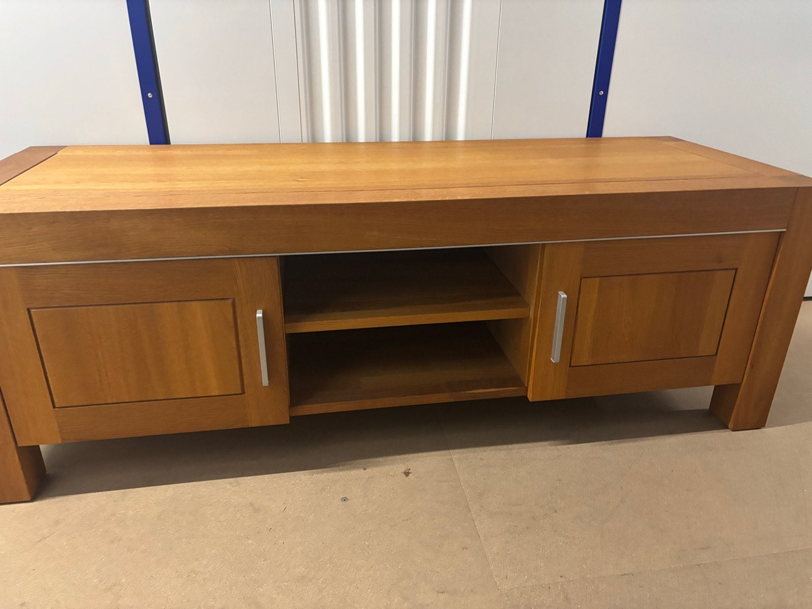 Massief houten tv-meubel met opbergruimte, Ophalen, Gebruikt, 100 tot 150 cm, Minder dan 100 cm