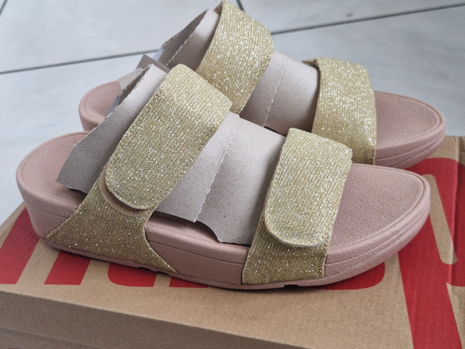Fitflop Lulu Adjustable Shimmerlux Slides EU 38, Kleding | Dames, Schoenen, Slippers, Overige kleuren, Verzenden, Nieuw