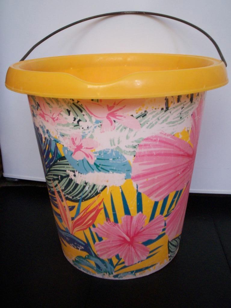 1x EMMER plasticsoort 10 Ltr. geel met Bloemendecor + 'tuit', Huis en Inrichting, Emmers, Ophalen of Verzenden, Gebruikt, Kunststof