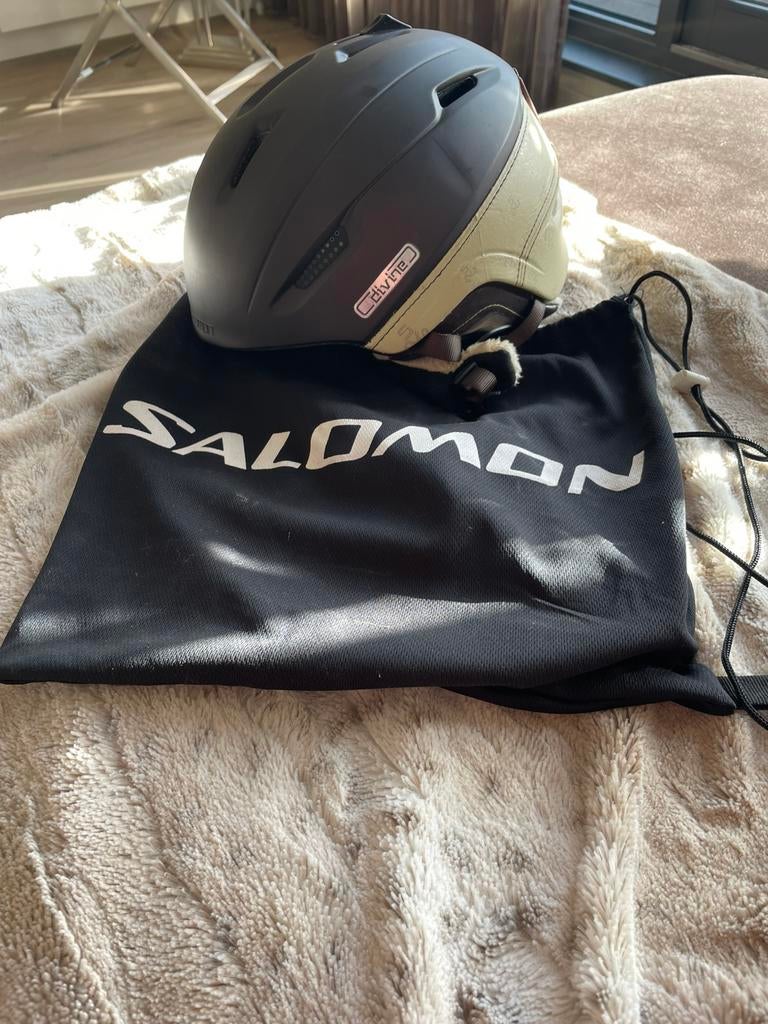 SALOMON Skihelm - Veilig en stijlvol de piste op!, Sport en Fitness, Skiën en Langlaufen, Overige typen, Zo goed als nieuw, Skiën