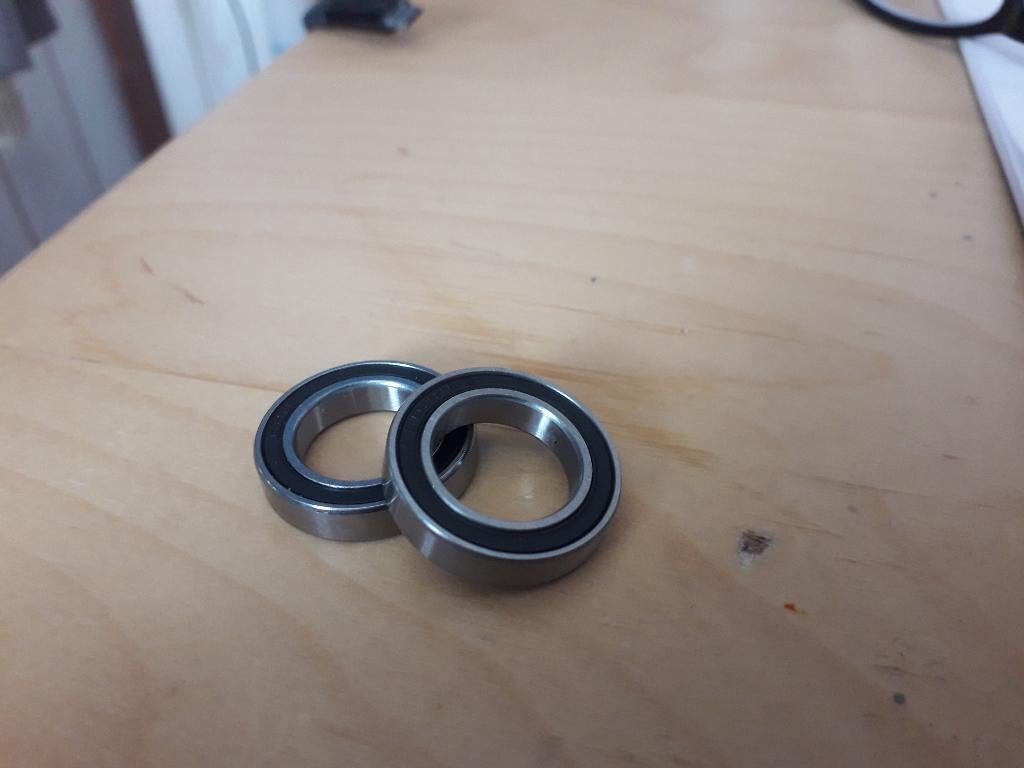2 STUKS TRAXXAS RUBBER GESEALDE LAGERS 15X24X5, Ophalen of Verzenden, Nieuw, Overige schalen, Onderdeel