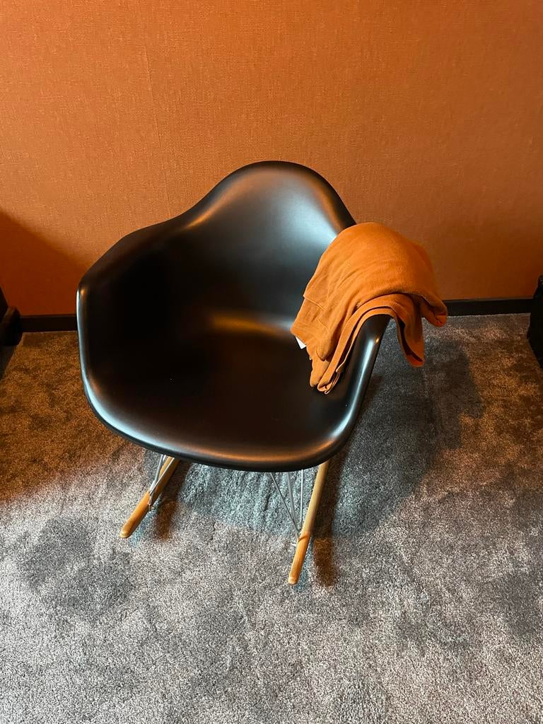 Schommelstoel - Kinder/Babykamer, Ophalen, Kunststof, Gebruikt, Zwart