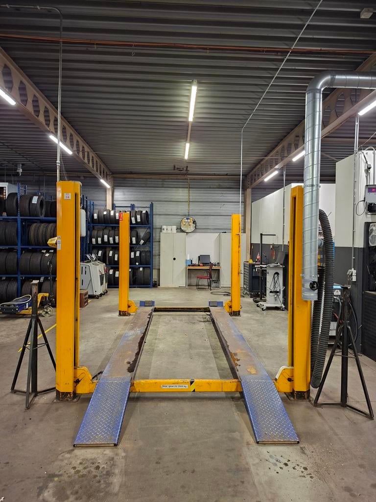 Hefbrug 4 koloms Koni 2800 kg rai apk brug, Auto diversen, Autogereedschap, Ophalen