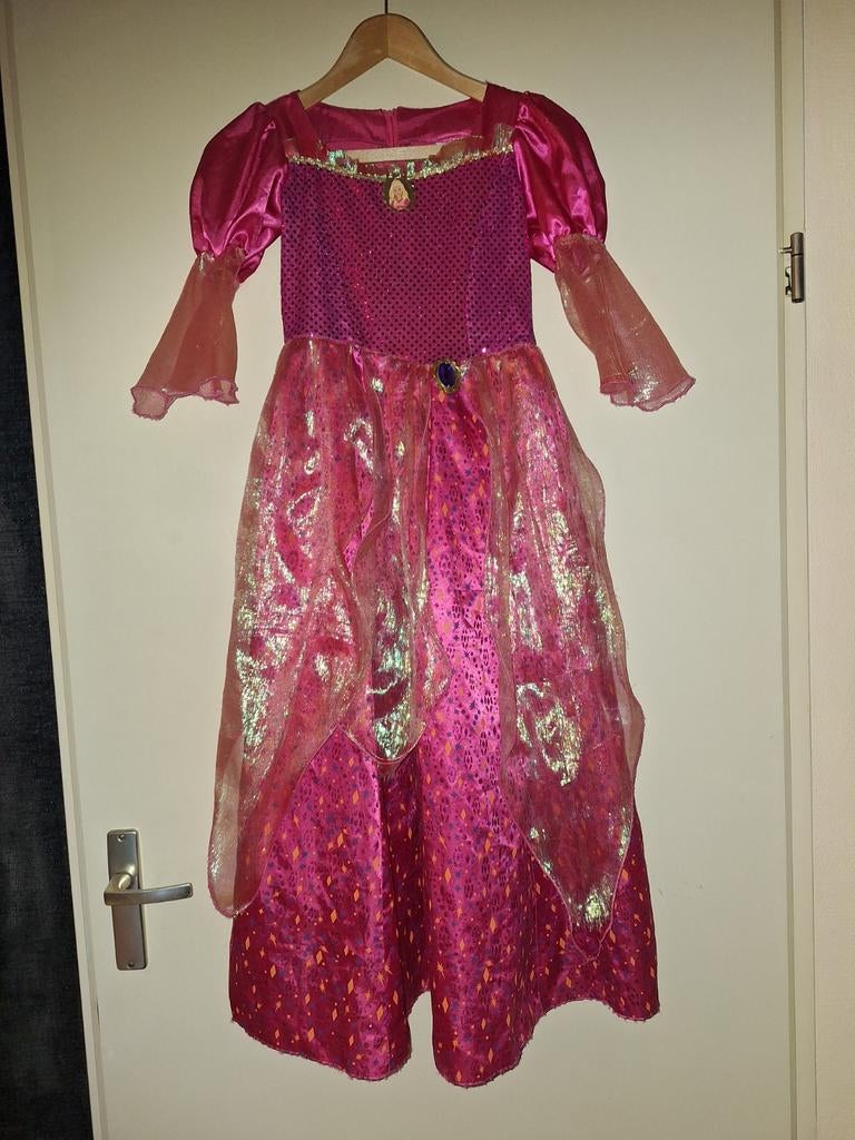 Nieuwe rode prinsessen-jurkje met rits aan de achterkant., Kinderen en Baby's, Carnavalskleding en Verkleedspullen, Ophalen of Verzenden