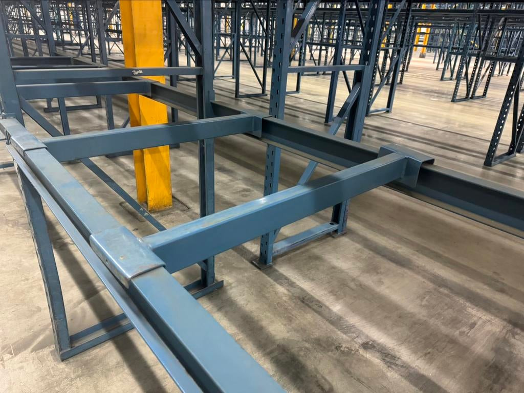 Mooie  partij Hovuma stellingen 3000kg super voor buiten !, Ophalen