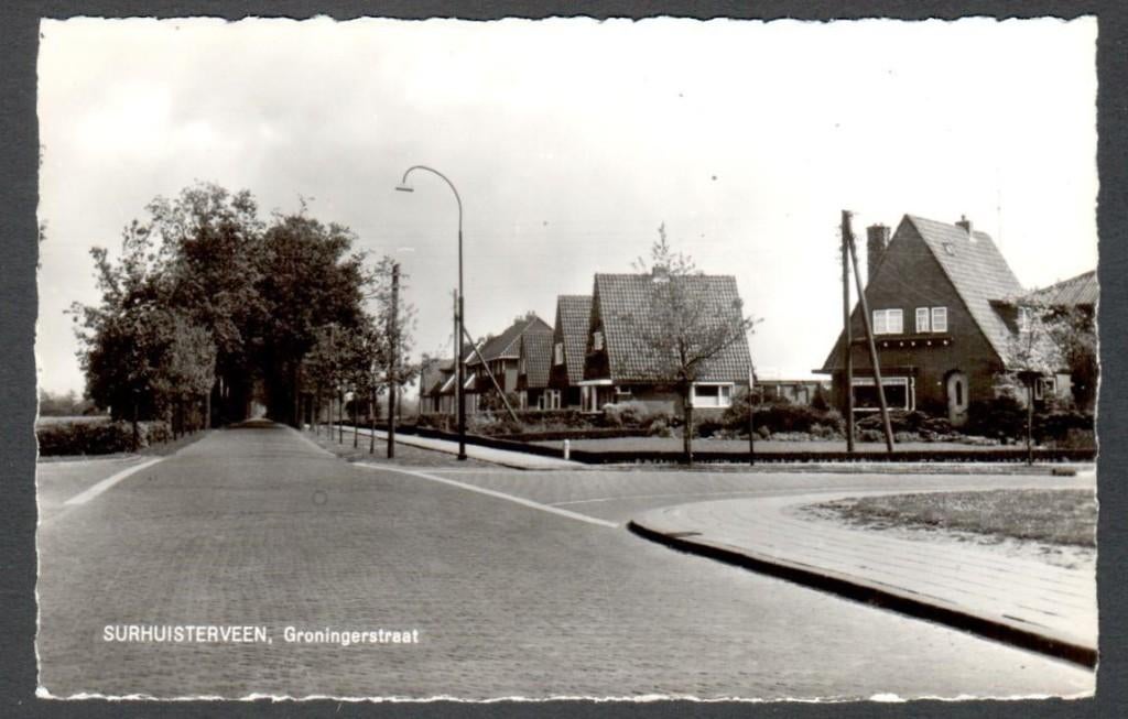 Oude Ansicht - Surhuisterveen Groningerstraat - Frl., Verzamelen, Ansichtkaarten | Nederland, Ophalen of Verzenden, 1940 tot 1960