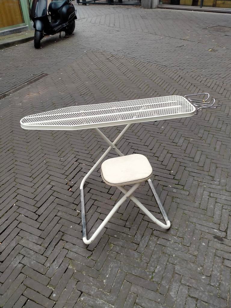 Vintage Tomado Strijkplank met geïntegreerd Zitje, Ophalen, Gebruikt, Strijkijzer met snoer