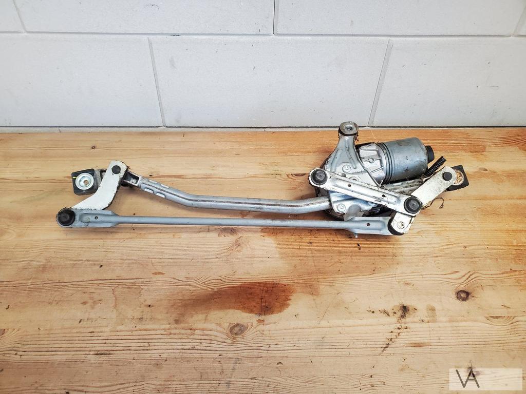 Volvo V40 2012 - 2019 ruitenwisser mechaniek met motor €30, Auto-onderdelen, Ophalen of Verzenden, Gebruikt, Volvo