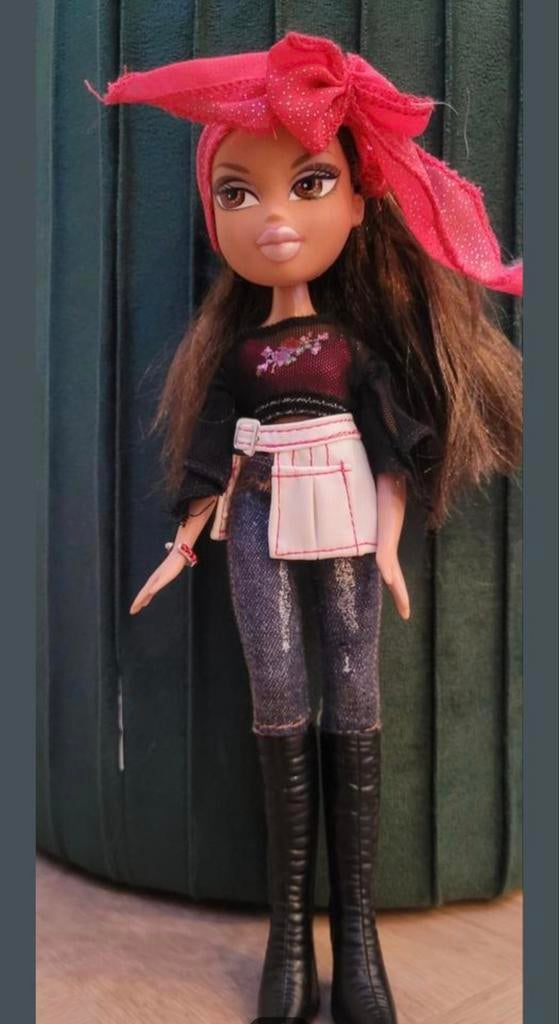 Bratz ! Yasmin Fashion Stylist 2001 - Collector's Item MGA, Verzamelen, Poppen, Ophalen of Verzenden, Zo goed als nieuw, Fashion Doll