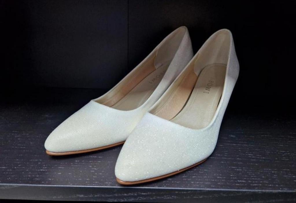 Nieuwe satijnen trouwschoenen van Elsa Coloured Shoes, Ophalen of Verzenden, Nieuw, Wit, Trouwjurk