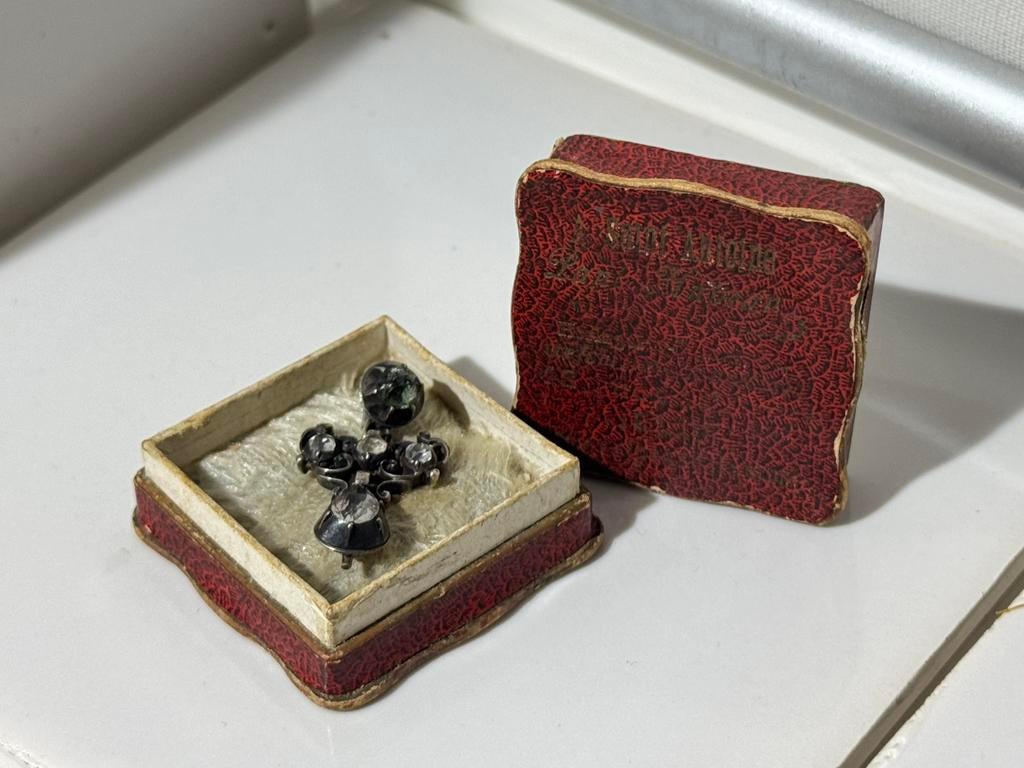 Victoriaans antiek sieraden doosje ( exclusief hanger ), Ophalen of Verzenden, Overige materialen, Overige typen