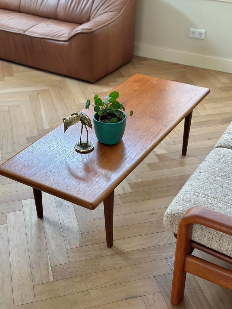 Vintage salontafel massief teak hout jaren 50/60/70, Ophalen, 100 tot 150 cm, 50 tot 100 cm, Zo goed als nieuw
