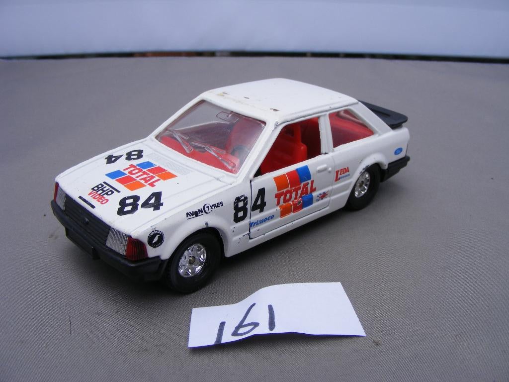 Ford escort mk3 corgi 1/36 (161) rally nr 84 total, Hobby en Vrije tijd, Modelauto's | Overige schalen, Ophalen of Verzenden, Zo goed als nieuw