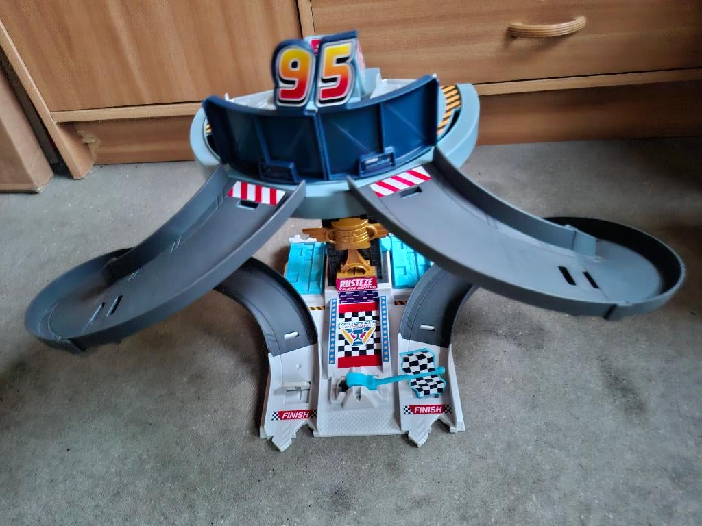 Cars Rust-eze Racing Tower (Disney / Pixar), Racebaan, Zo goed als nieuw, Handmatig, Ophalen