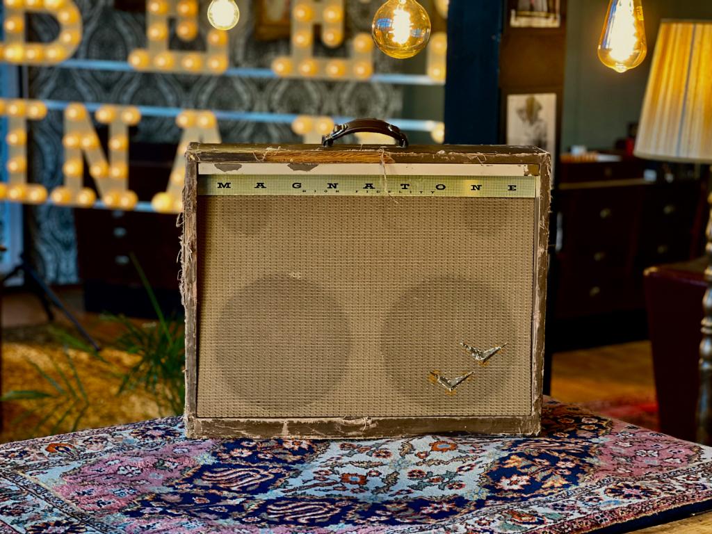 1957 Magnatone Custom 280 STEREO-VIBRATO 2x12, Muziek en Instrumenten, Gebruikt, Minder dan 50 watt, Magnatone, Ophalen of Verzenden