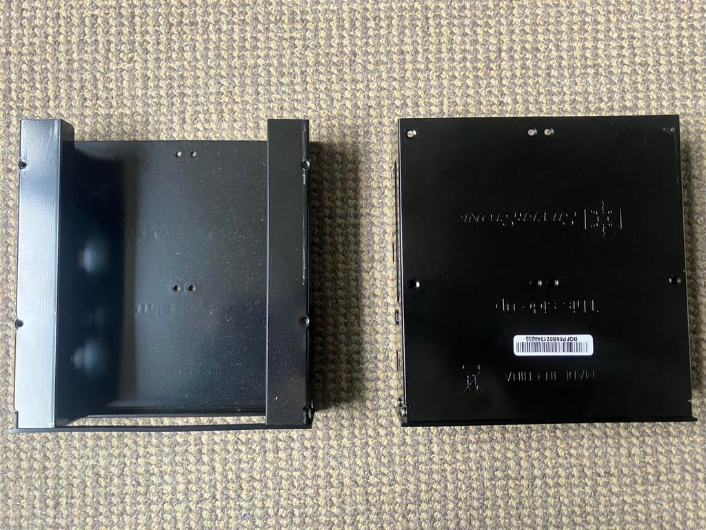 SilverStone 5.25 harddisk drive bay (2 stuks), Computers en Software, Computerbehuizingen, Ophalen of Verzenden, Zo goed als nieuw
