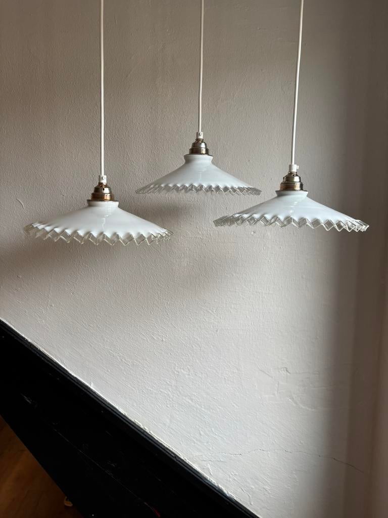 Vintage 3 set Franse wit melkglas glazen kartel hanglamp, Ophalen of Verzenden, Zo goed als nieuw, Glas, Minder dan 50 cm