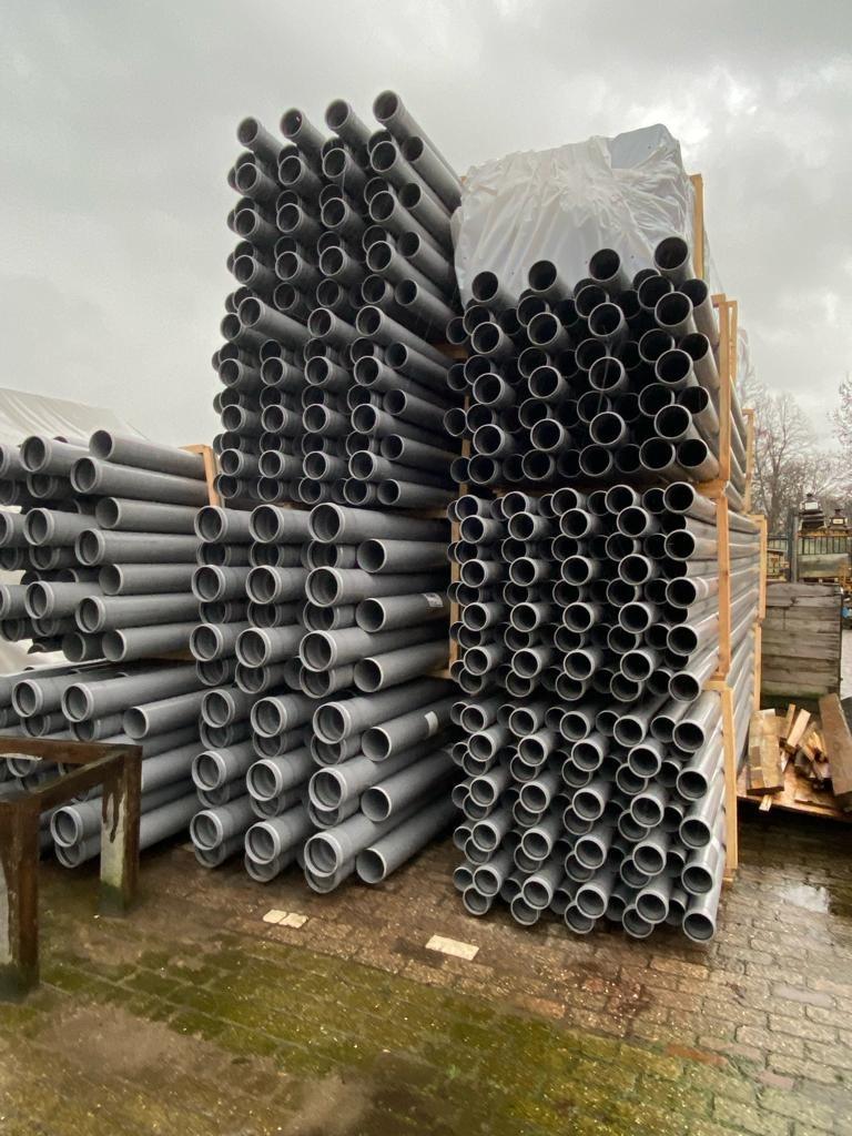 PVC buis 110 mm SN4 / SN8 – 5 m met manchet, Ophalen, Pvc, Nieuw, 4 tot 6 meter