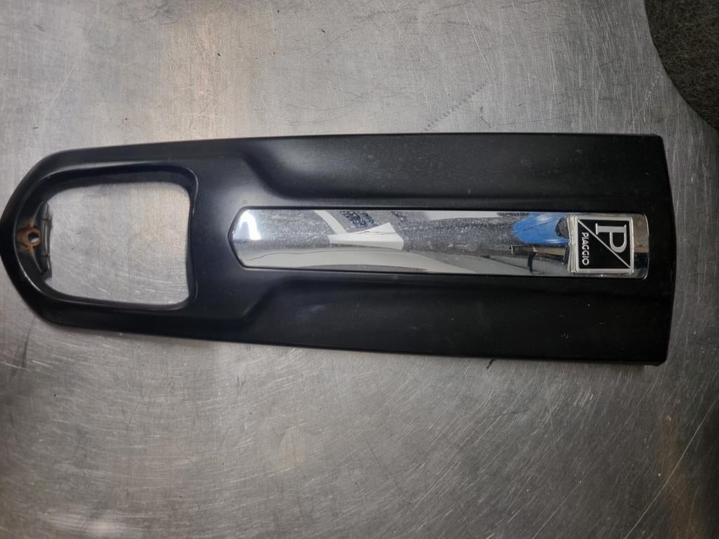 Voor neus / kap / stropdas Vespa s / lx mat zwart