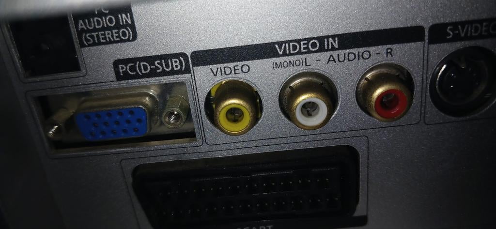Foto 3 van Samsung LE15E31S LCD TV  € 20,00