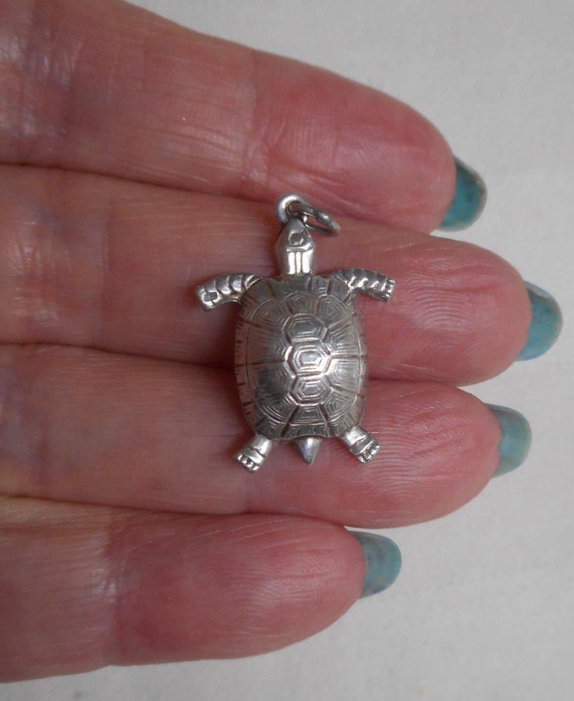 Zilveren vintage hanger schildpad nr.1440