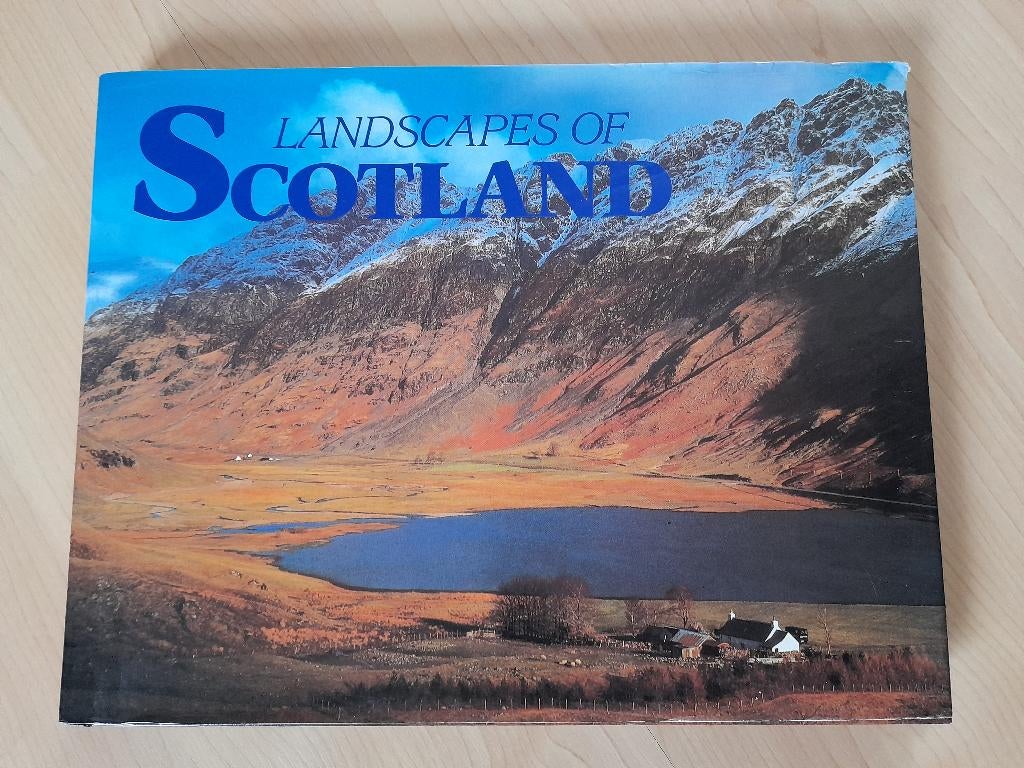 LANDSCAPES OF SCOTLAND engelstalig, Ophalen of Verzenden, Gelezen, Natuur algemeen