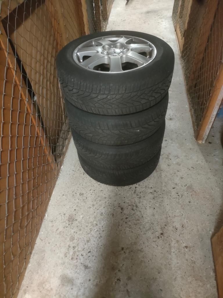 Winterbanden met velg VW Polo 185 / 60 / 15 / 84 / T, Auto-onderdelen, Banden en Velgen, Ophalen, Gebruikt, 15 inch, Banden en Velgen