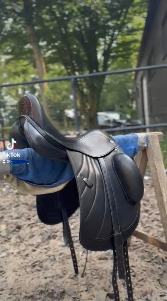 Kentaur Rhodé Dressuurzadel 17,” – 2024 – Luxe&Bijna nieuw, Ophalen of Verzenden, Zo goed als nieuw, Dressuur