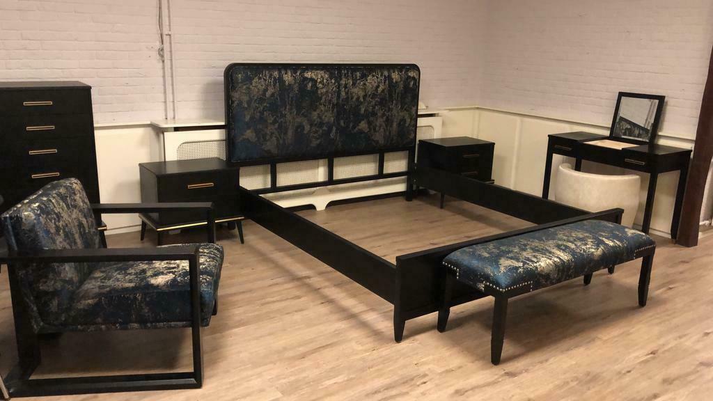 Fraai ledikant 180-210 met waterbed in hout met stof, Ophalen of Verzenden, Nieuw, 210 cm, 180 cm
