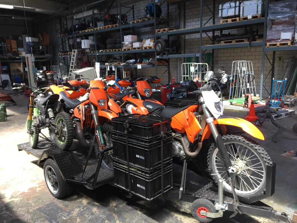Motor trailer Cross Aanhanger voor 4 motoren + uitrusting, Ophalen