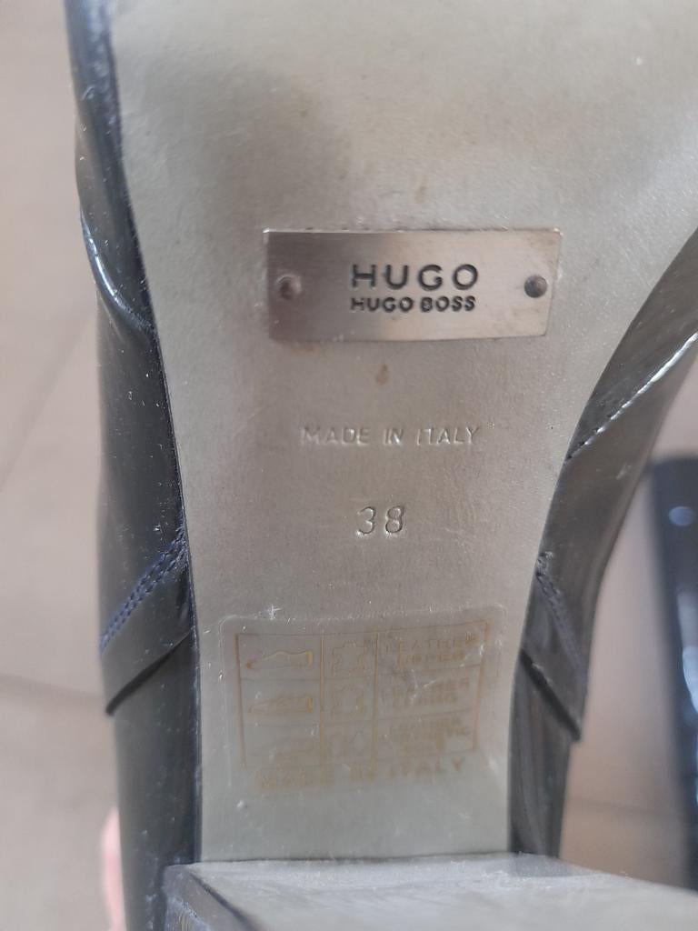 Hugo Boss lak laarzen maat 38, Kleding | Dames, Ophalen of Verzenden, Zo goed als nieuw, Blauw, Hoge laarzen